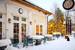 亚洲球队突破历史记录跻身前四